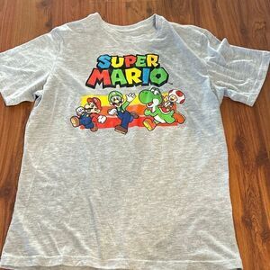 Super Mario Brothers gray graphic T-shirt size kids XL